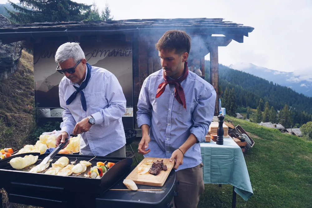 Tony and Pancho cooking vegetables on the plancha
